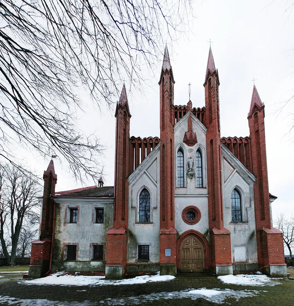 Senieji Trakai Church facade