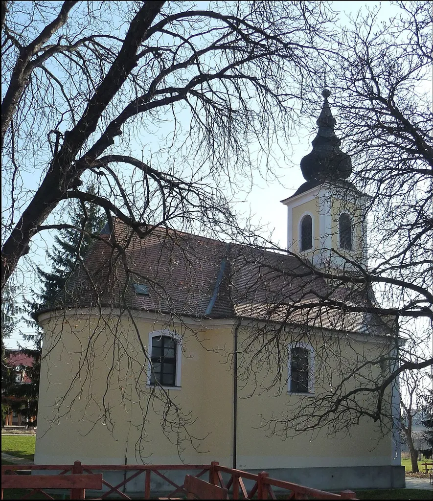 Az aszódi Szentháromság-templom.
