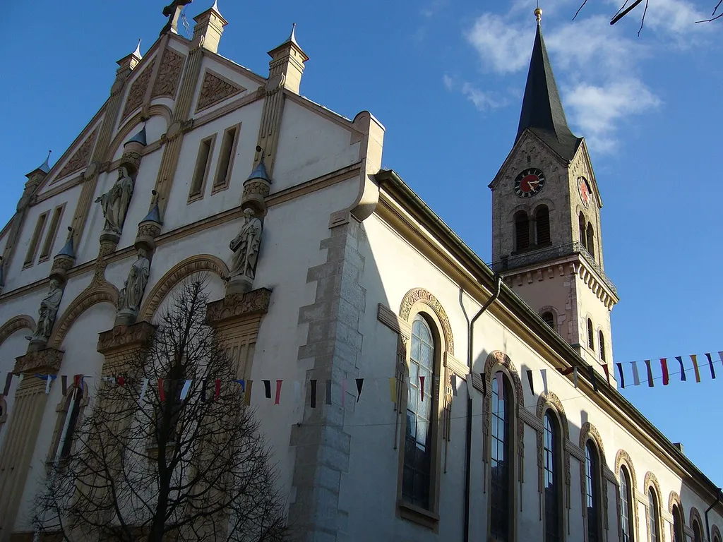 Evangelische Stadtkirche in de:Tuttlingen, Jugendstilfassade aus dem frühen 20. Jahrhundert