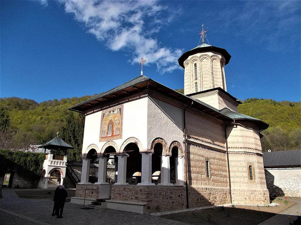 Biserica "Adormirea Maicii Domnului" a mănăstirii Polovragi.mw-parser-output .monument-istoric{width:400px;max-width:100%;margin:1px;padding:2px;background-color:#800000;color:#fff;text-align:initial;font-size:0.75em;line-height:1.1em}.mw-parser-output .monument-istoric td:first-child{width:26px;height:26px}.mw-parser-output .monument-istoric a{color:yellow}.mw-parser-output .monument-istoric-code a{color:inherit} This is a photo of a historic monument in județul Gorj, classified with number GJ-II-a-A-09356.