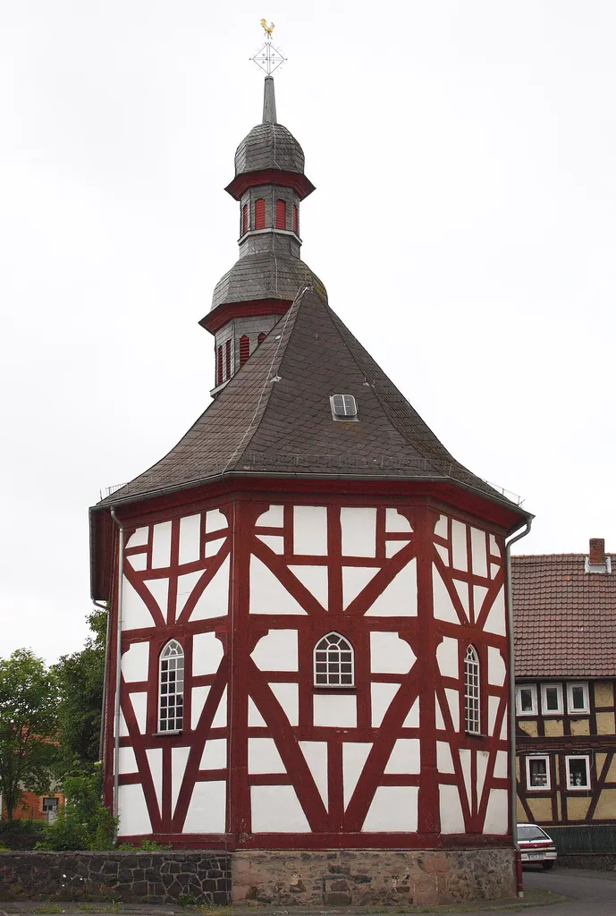 Evangelische Kirche in Dirlammen, einem Ortsteil von Lautertal im Vogelsbergkreis (Hessen)