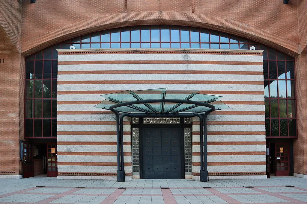 Chiesa parrocchiale in via Comel, Brione, Rovereto. Facciata