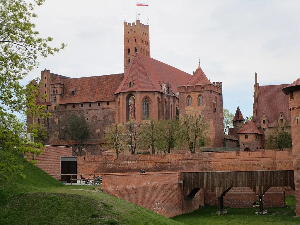 Hochschloß der Marienburg mit Kirche