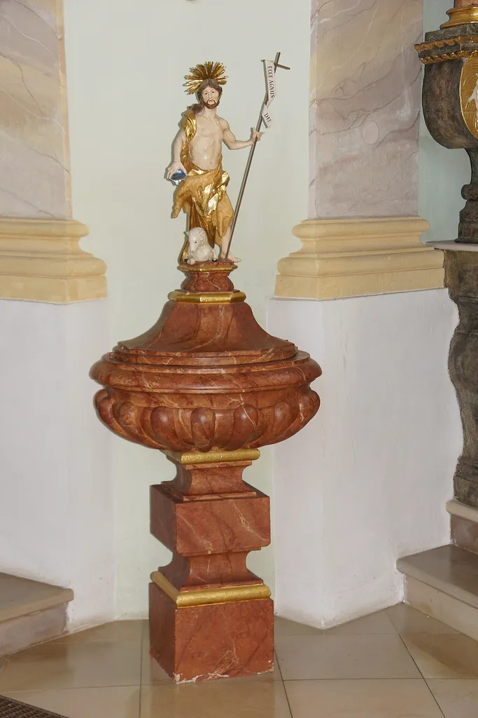 Die katholische Pfarrkirche St. Augustinus in Stopfenheim bei Ellingen