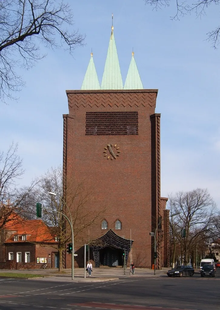 Evangelische Kreuzkirche in Berlin-Schmargendorf