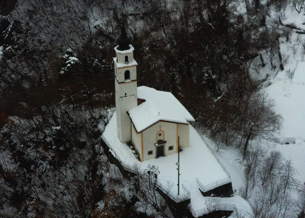Buss (Pergine Valsugana, Trentino, Italy), Our Lady of the Snow church