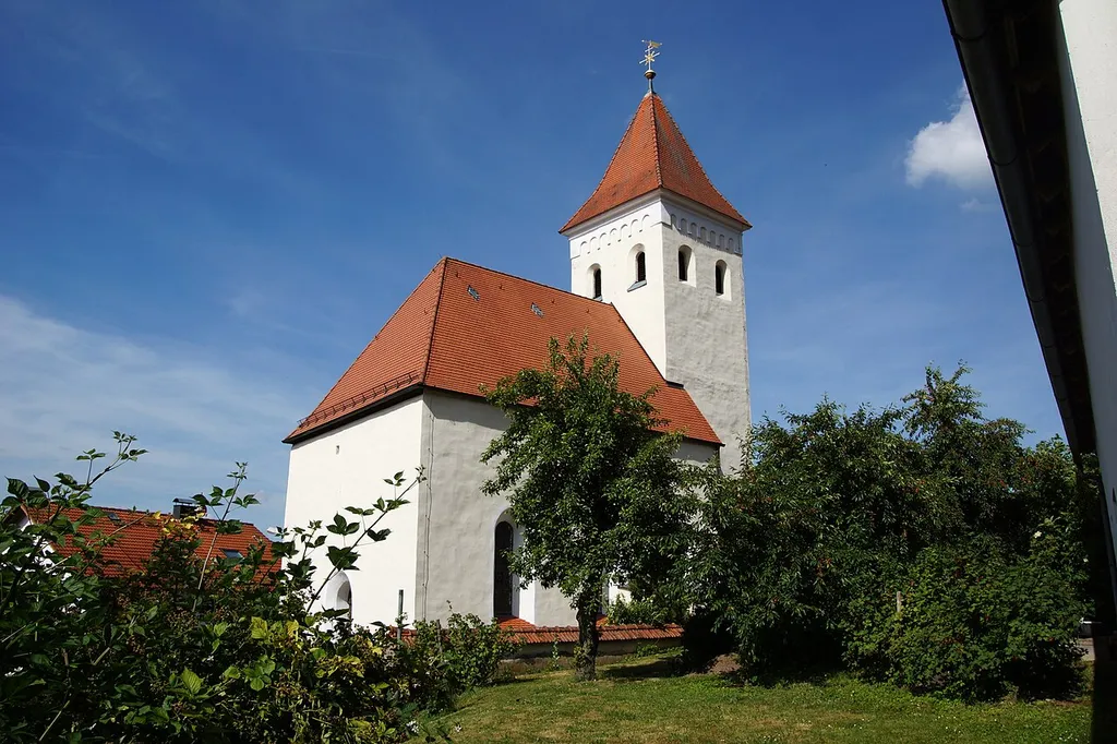 Die katholische Filialkirche St. Nikolaus in Unteremmendorf im Altmühltal
