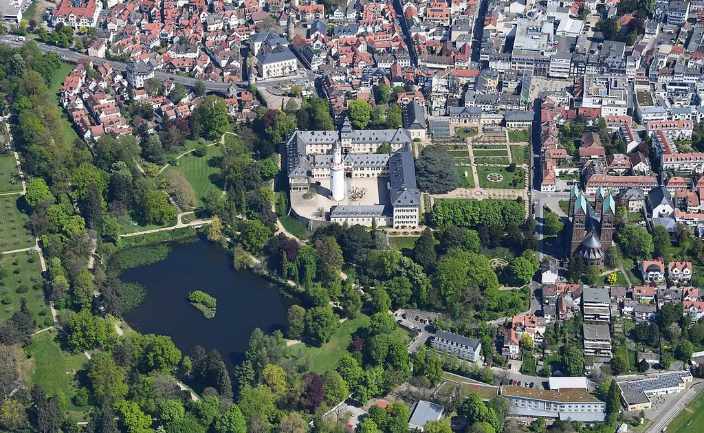 Aerial image of Schlosspark Bad Homburg (view from the southwest)