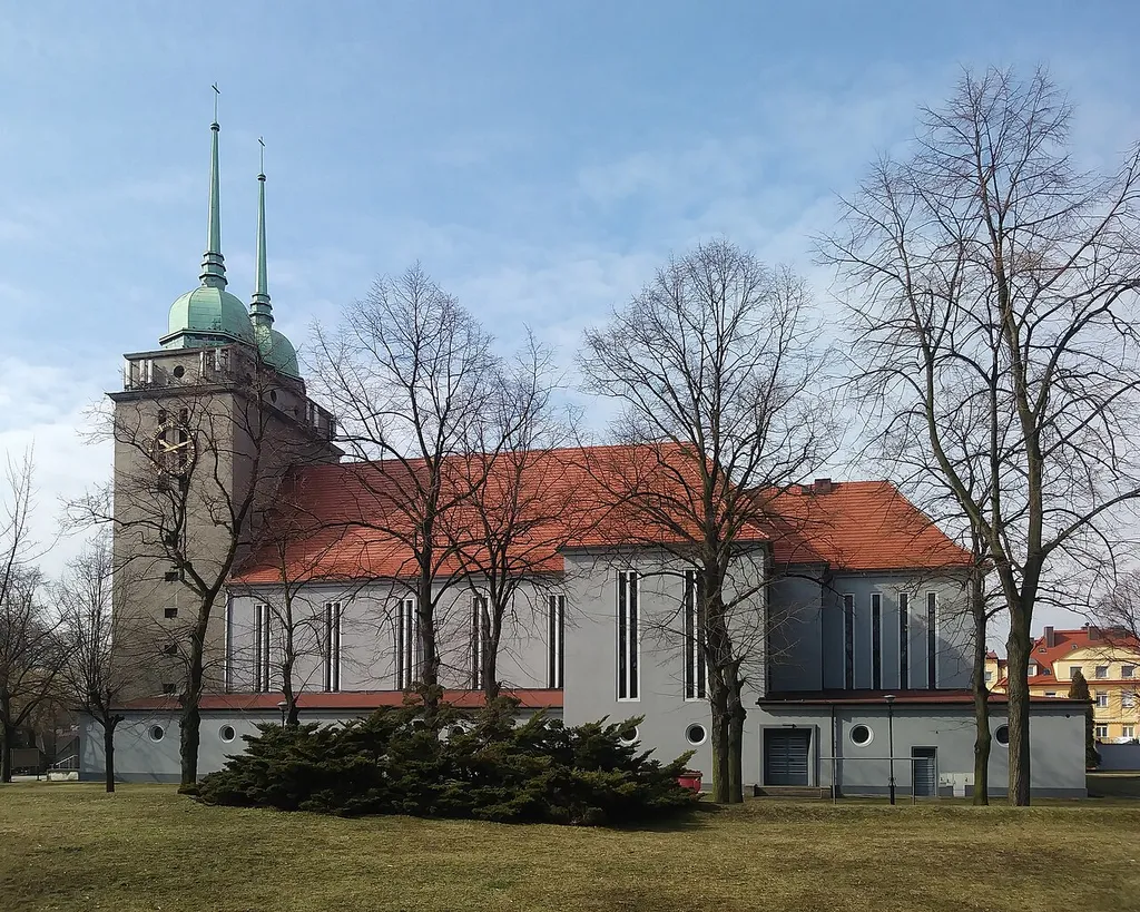 Kościół NMP Wspomożenia Wiernych w Gliwicach-Sośnicy, widok od wschodu