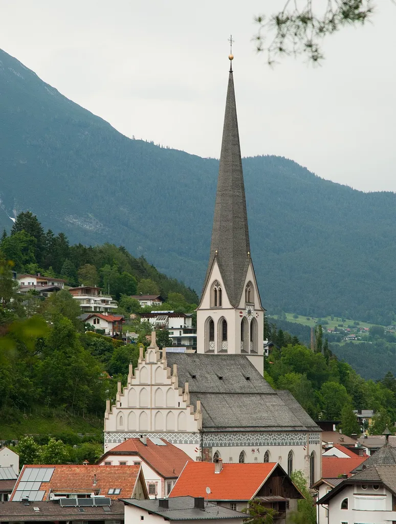 Pfarrkirche Mariä Himmelfahrt in Imst This media shows the protected monument with ObjektID 12591 in Austria. (Commons, de, Wikidata)
