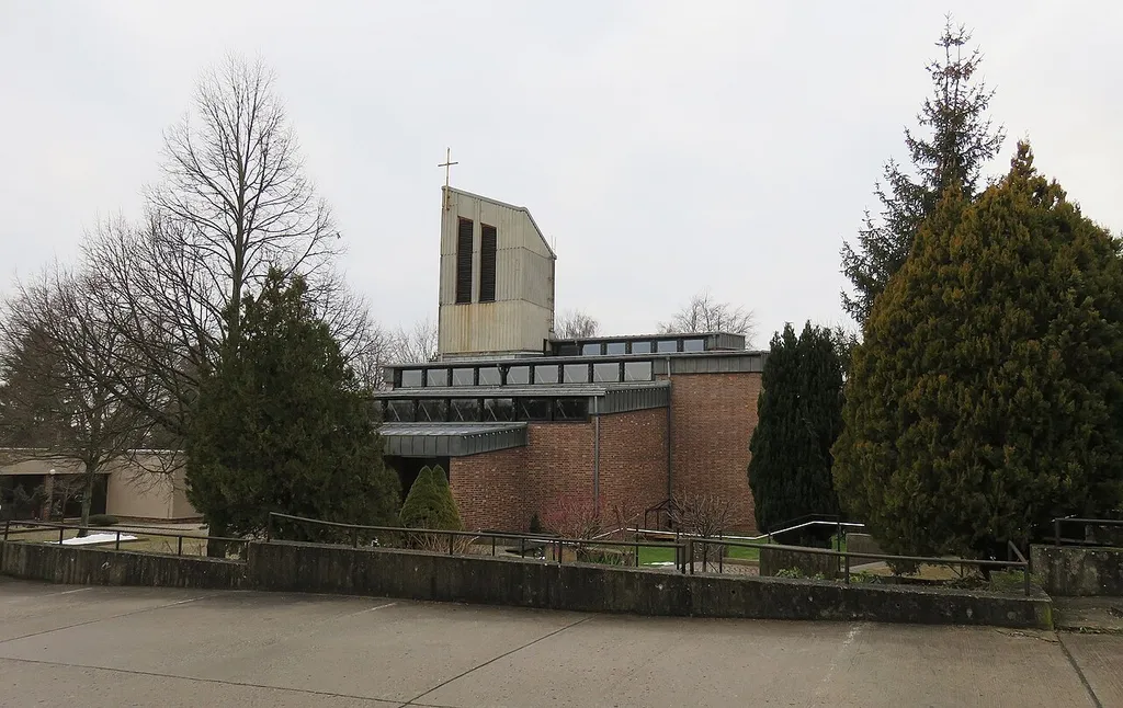 Katholische Kirche, Gemeindehaus, Pfarrei und Freiflächengestaltung, An der Kolonie 8i Chemnitz-Stelzendorf. Kulturdenkmal Chemnitz-Stelzendorf.