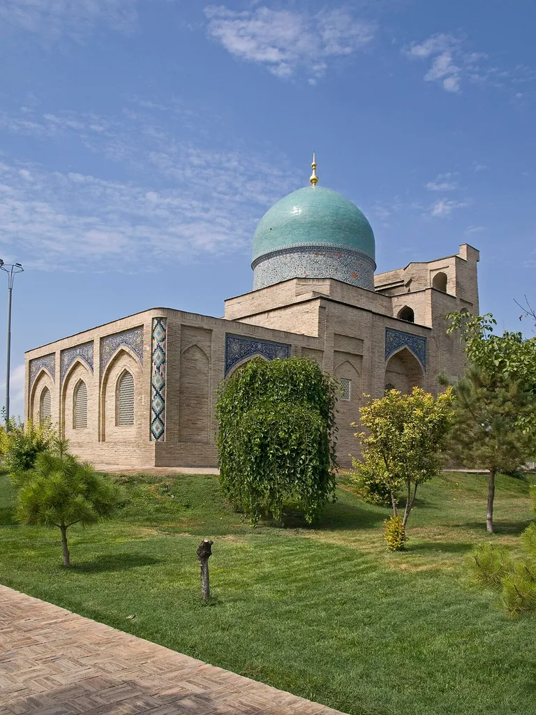 Qaffol Shoshiy Mausoleum