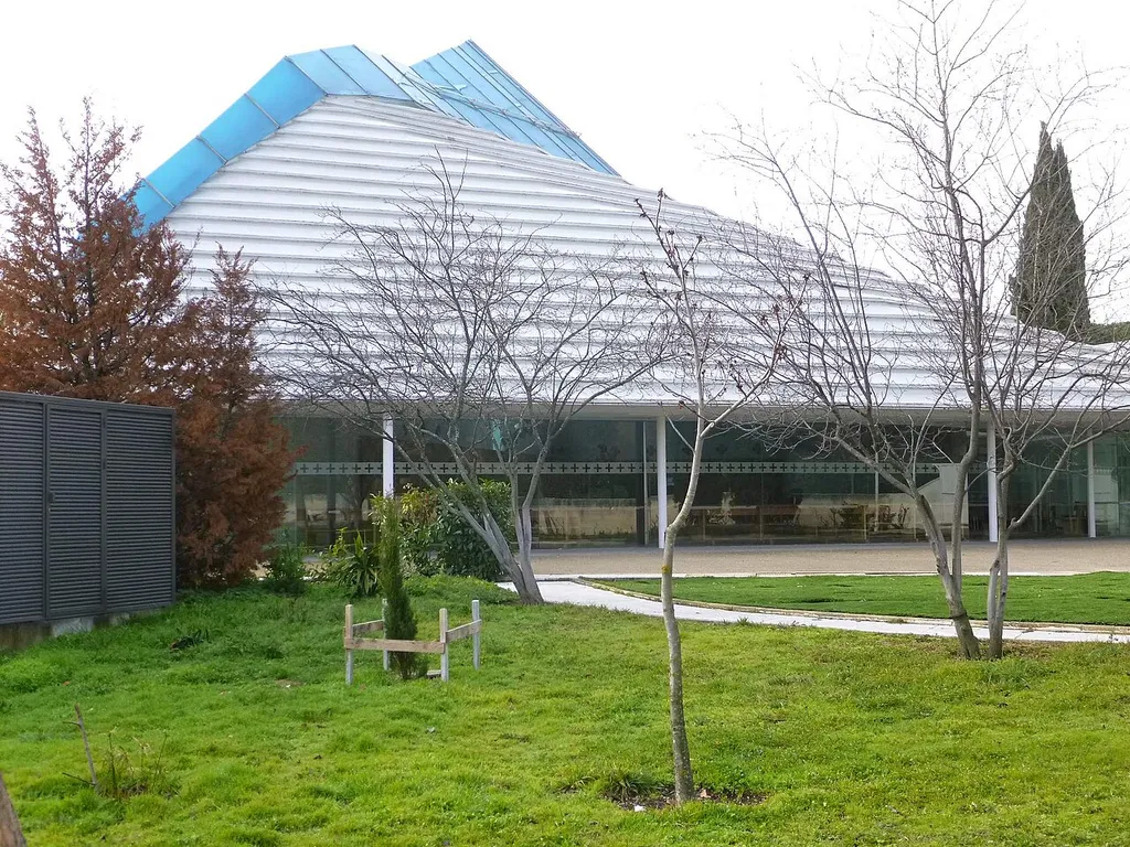 Iglesia de Santa Teresa de Jesús (Tres Cantos, Madrid)