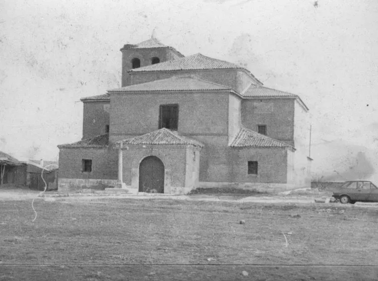 Iglesia de San Miguel Arcángel - Hornillos de Eresma (Valladolid) - Fotografía 116 x 88 B/N