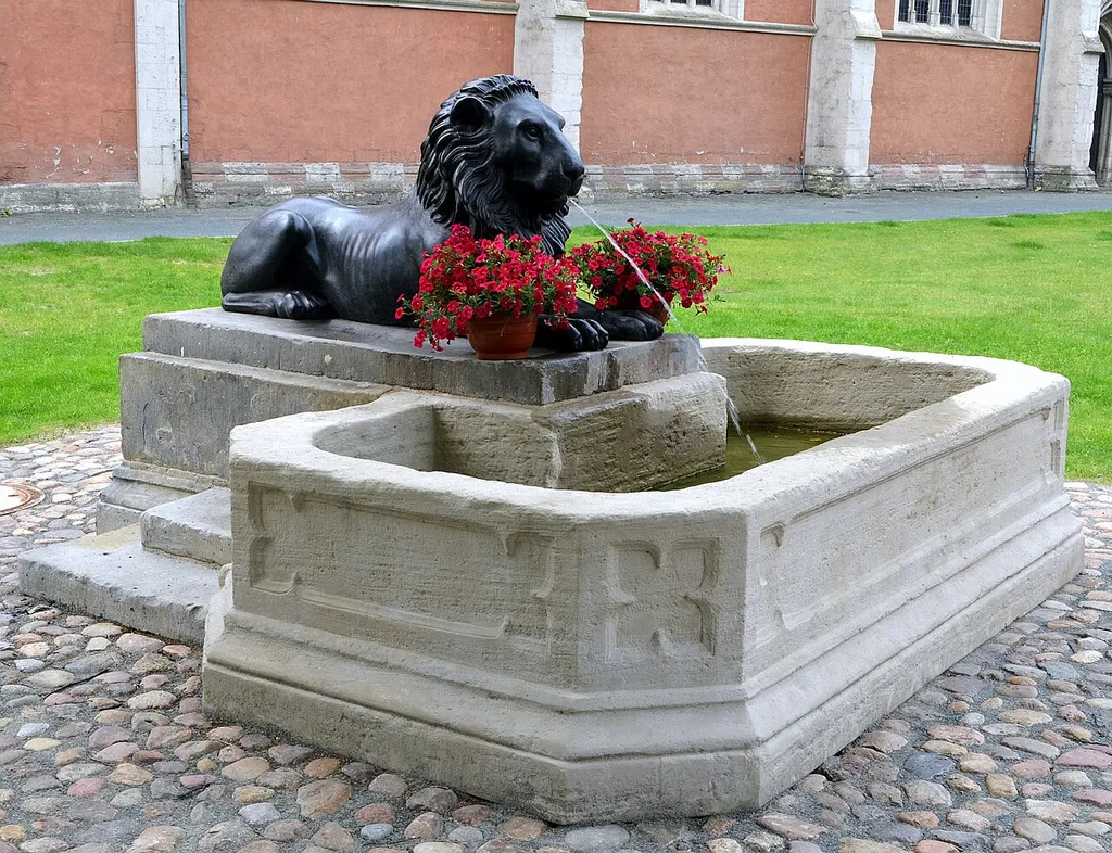 Löwenbrunnen