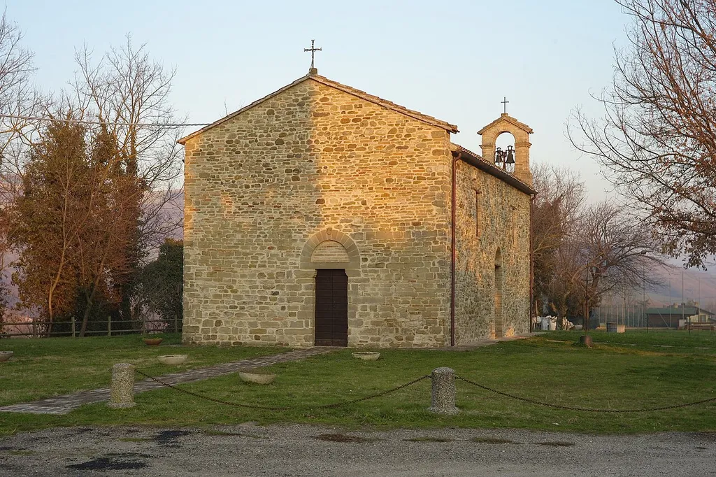 Veduta esterna della chiesa di San Paterniano di Ca'Mazzasette.