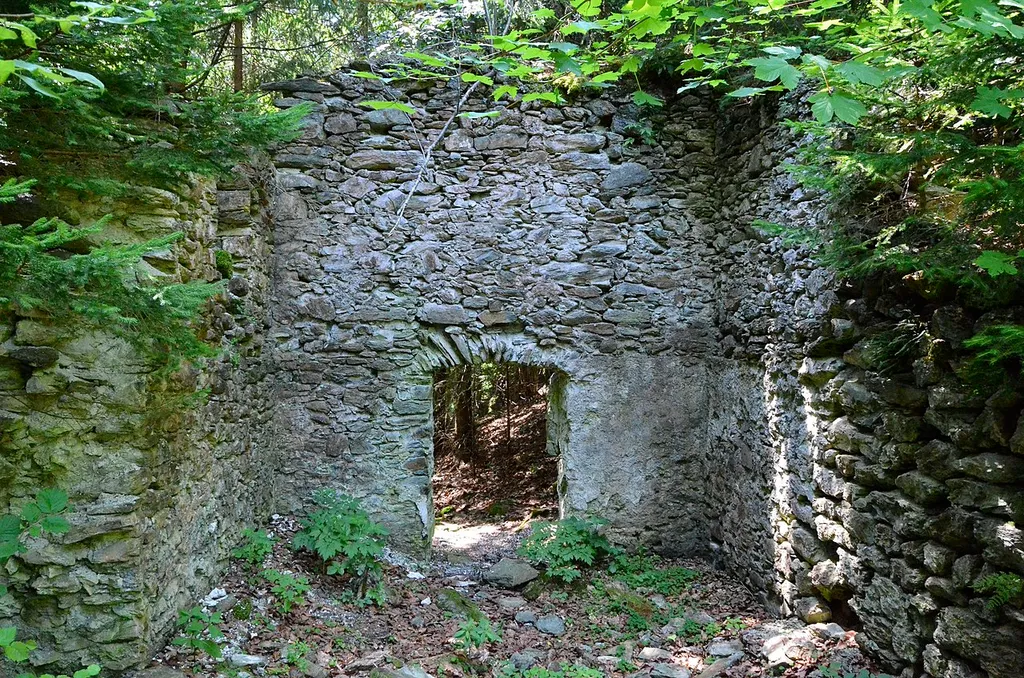 Castle ruin Old-Albeck at Sirnitz, municipality Albeck, district Feldkirchen, Carinthia / Austria / EU
