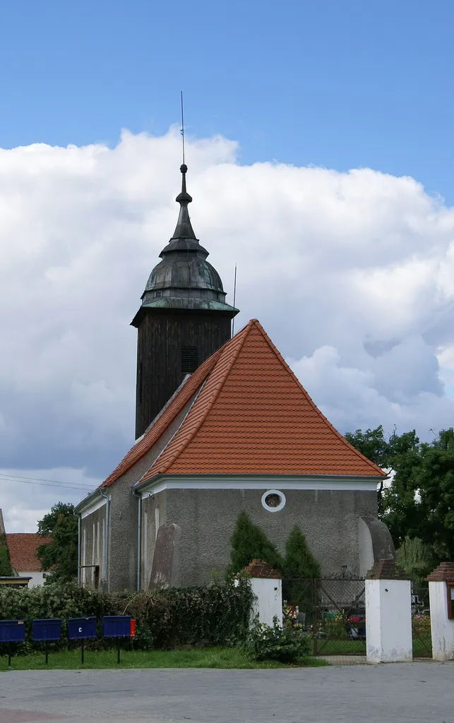 Golanka Dolna - dawny kościół ewangelicki, obecnie rzymskokatolicki filialny pw. MB Królowej Polski (zabytek nr 929 z 31.07.1961; 158/L z 02.08.1997)