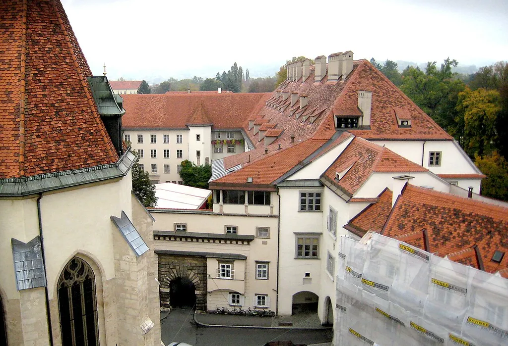 Stadtmauer und Burg