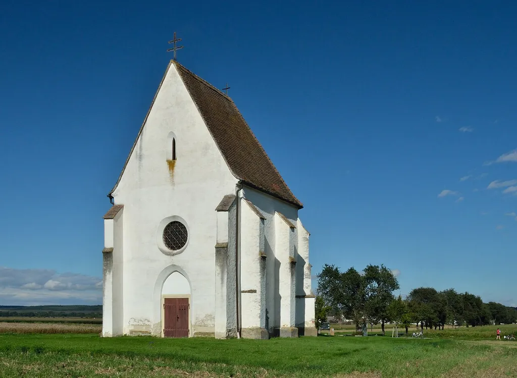 Martinskirche Deutsch Schützen, Westseite.