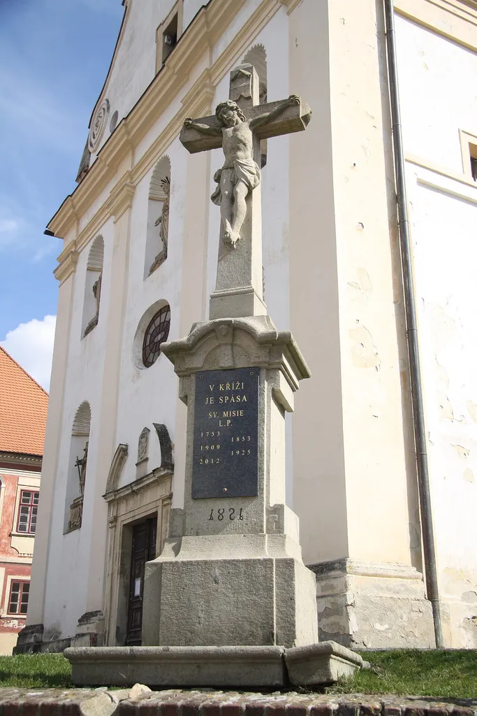 Overview of wayside cross near church of Saint John the Baptist in Náměšť nad Oslavou, Třebíč District.