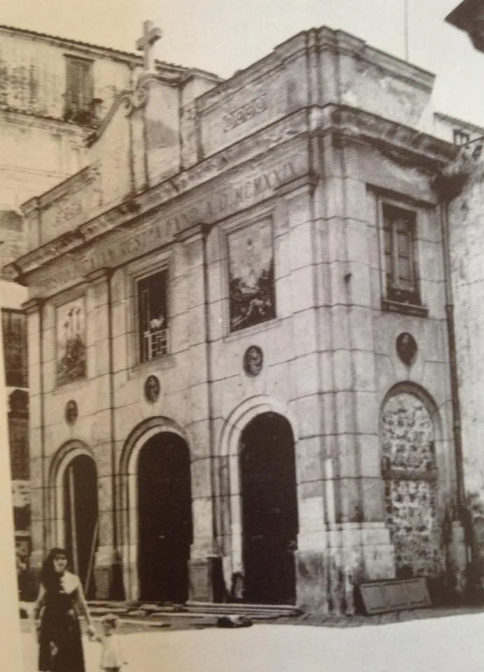 Facciata della chiesa del Crocefisso di Salerno