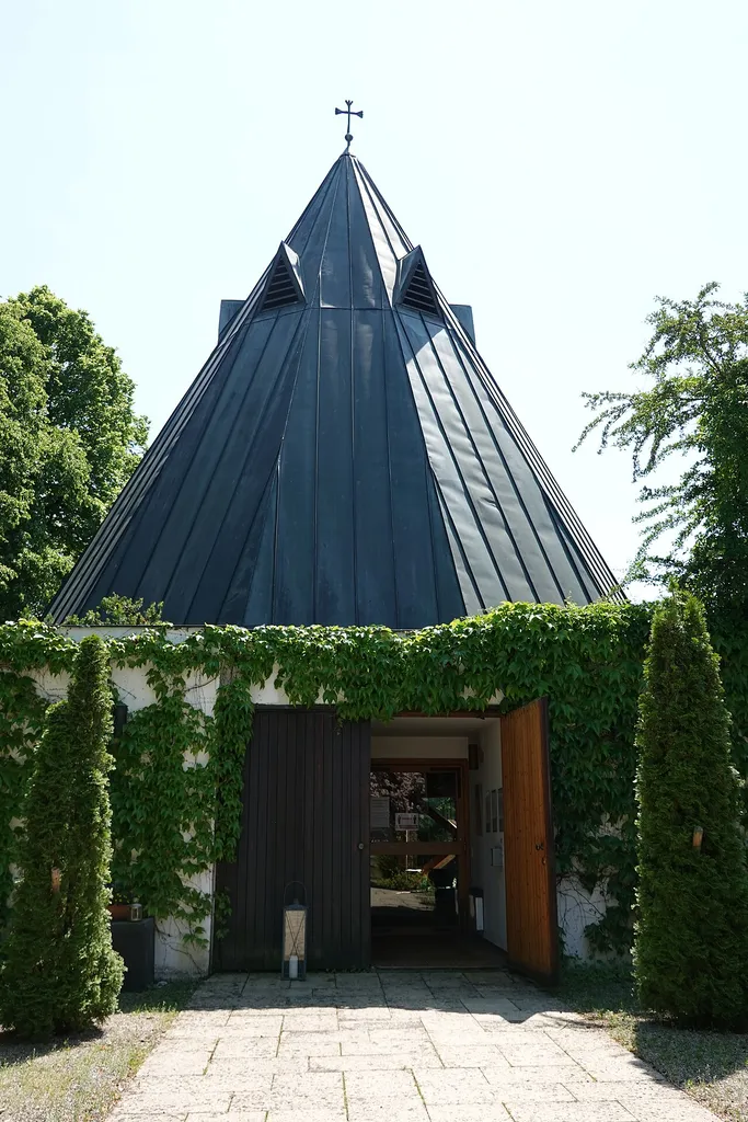 Evangelisch-lutherische Kirche in Glonn von 1968.