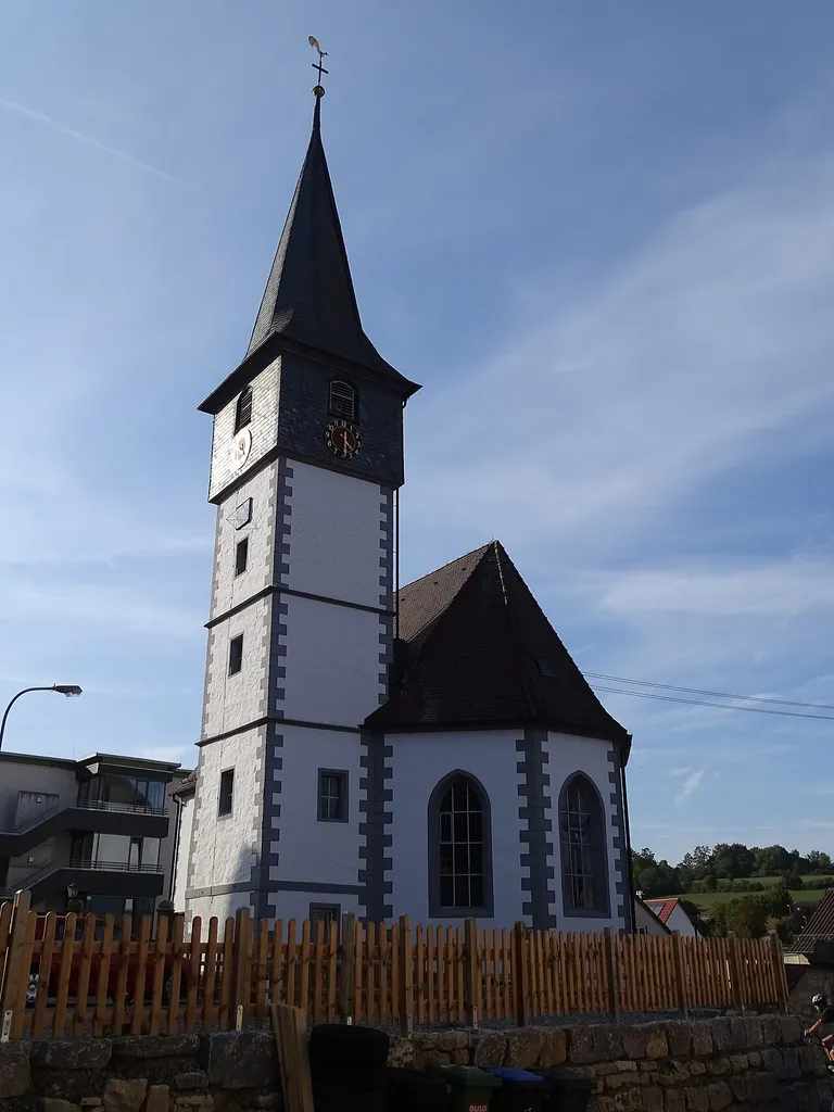 Evangelische Kirche Dachtel, Ortsteil von Aidlingen im Landkreis Böblingen.