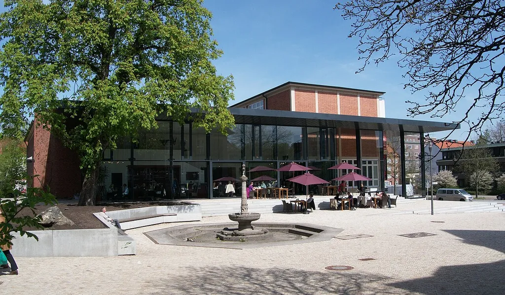 Archäologisches Museums Hamburg - Helms-Museum, entry main building, Hamburg-Harburg, Germany and Thörl-foutain in the front.
