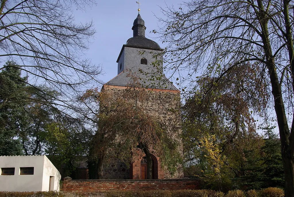 Niedergörsdorf in Brandenburg. Die Kirche im Ortsteil Rohrbeck steht unter Denkmalschutz.
