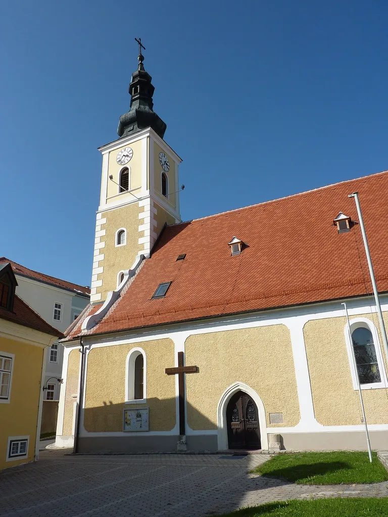 Kath. Pfarrkirche hll. Peter und Paul, Oberer Markt, Oberwölbling, Wölbling, Niederösterreich This media shows the protected monument with ObjektID 55230 in Austria. (Commons, de, Wikidata)