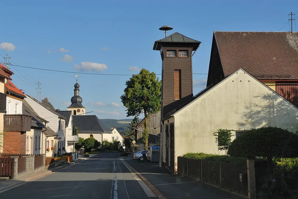Road shot of Gefrees-Streitau.