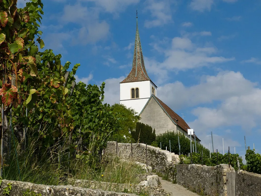 Ligerz, Kirche in den Rebbergen gelegen. Erbaut 1522 auf Vorgängerbauten mit Ausstattung bis 1620