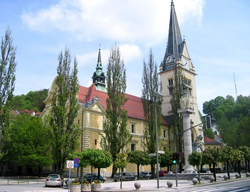 St.Jacob church, Ljubljana photo:Ziga 14:13, 1 May 2006 (UTC)