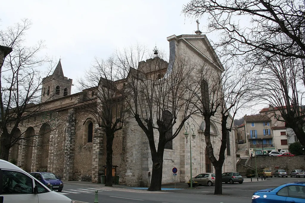 Saint-Pons-de-Thomières (Hérault)- cathédrale - mur méridional