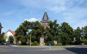 Kirchplatz an der Christuskirche Firlstraße
