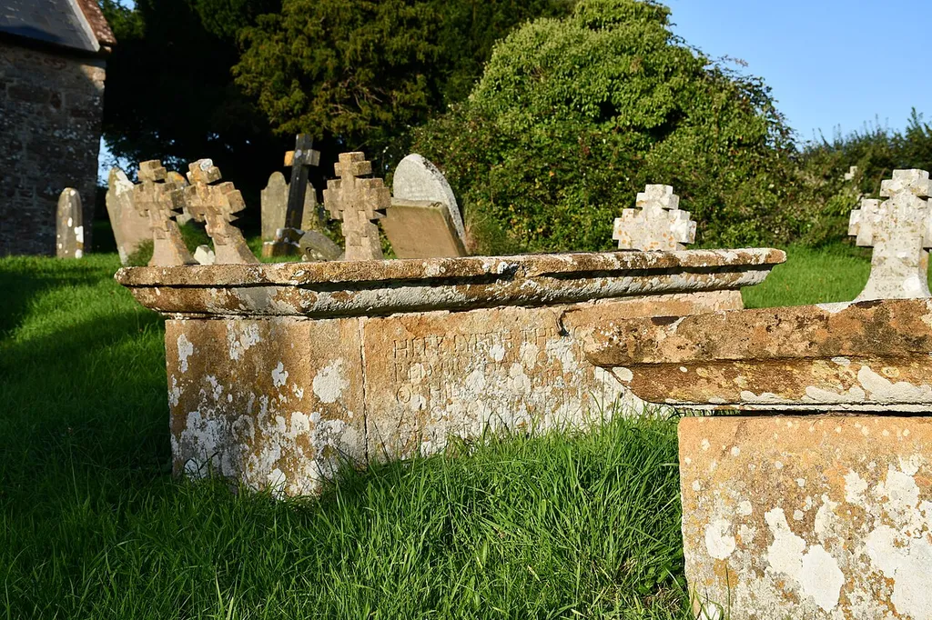 Unknown Chest Tomb, In Churchyard About 10 Metres South Of Chancel, Church Of St Andrew This is a photo of listed building number 1174238.