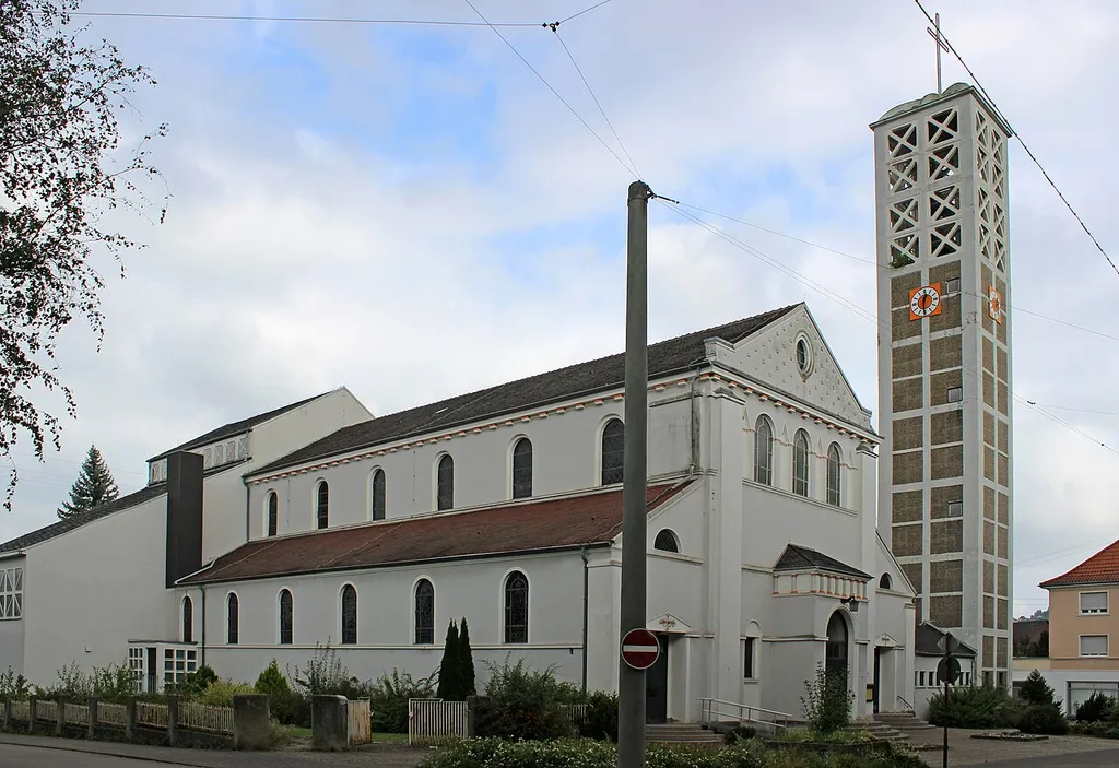 Die katholische Pfarrkirche Herz-Jesu in Hostenbach, Gemeinde Wadgassen, Landkreis Saarlouis, Saarland