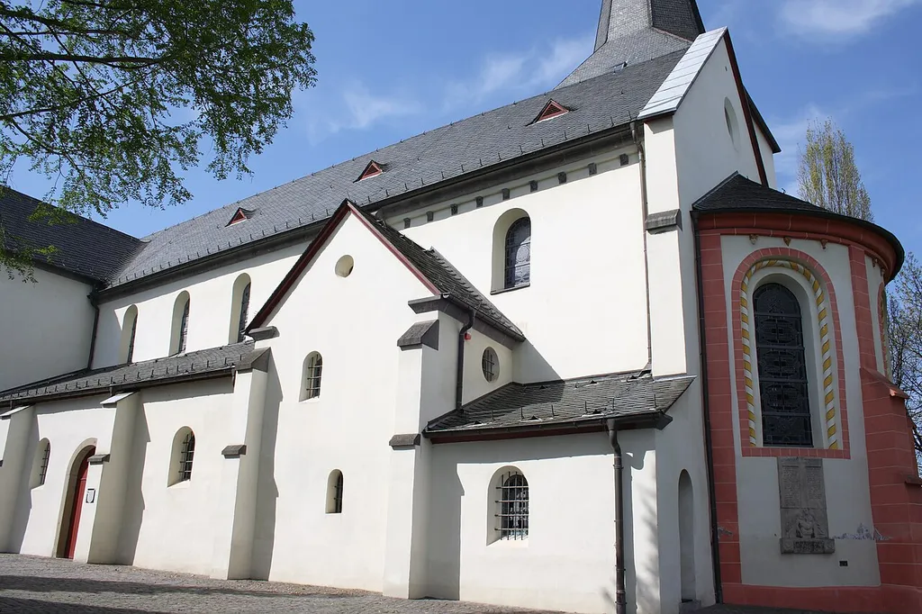 katholische Pfarrkirche St. Walburga in Walberberg, Stadtteil von Bornheim