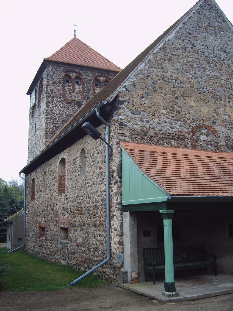 Dorfkirche Hohenseeden, Sachsen-Anhalt, Deutschland - Bild aufgenommen am 27.4.2006 durch Olaf Meister Bildqualität verbessert durch Picman