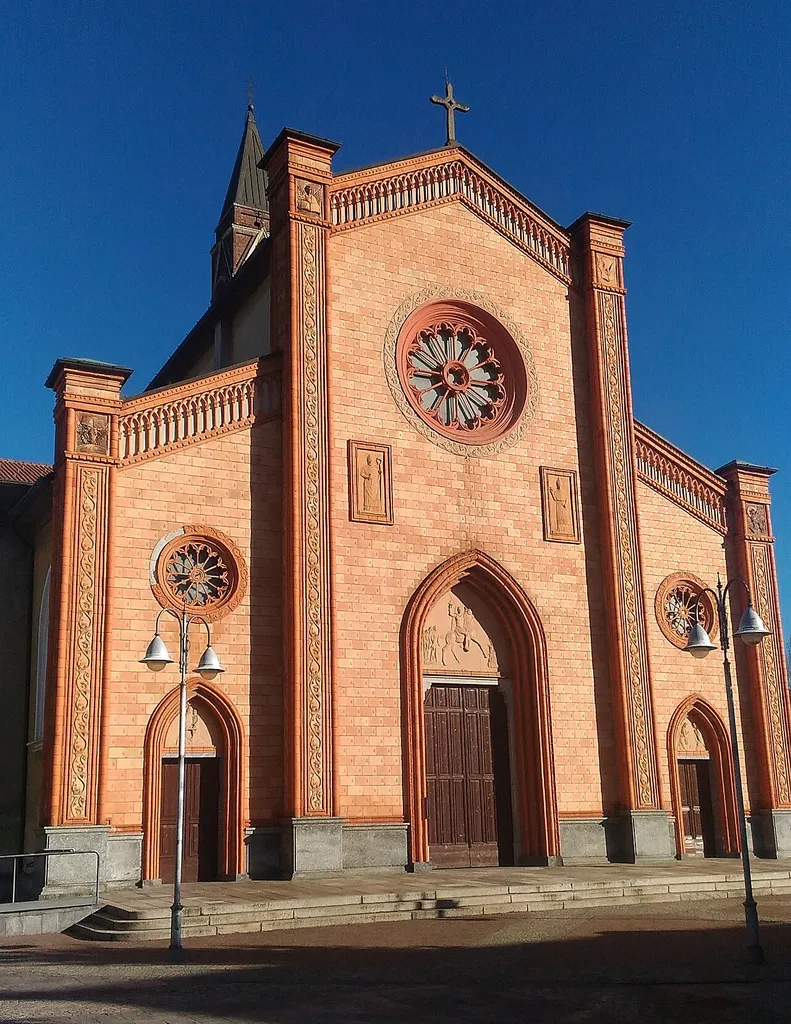 Facciata della chiesa di San Vittore a Villa Cortese (MI).