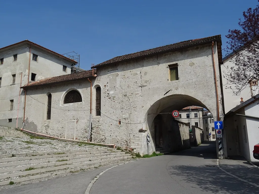 Feltre (Veneto, Italy), Saint Peter in Chains church