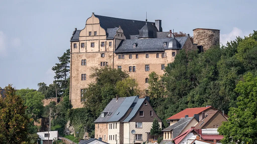 Könitz Am Schloßberg 16 Burg (Schloss) mit Nebengebäuden, Befestigung und Grundstück (Park)
