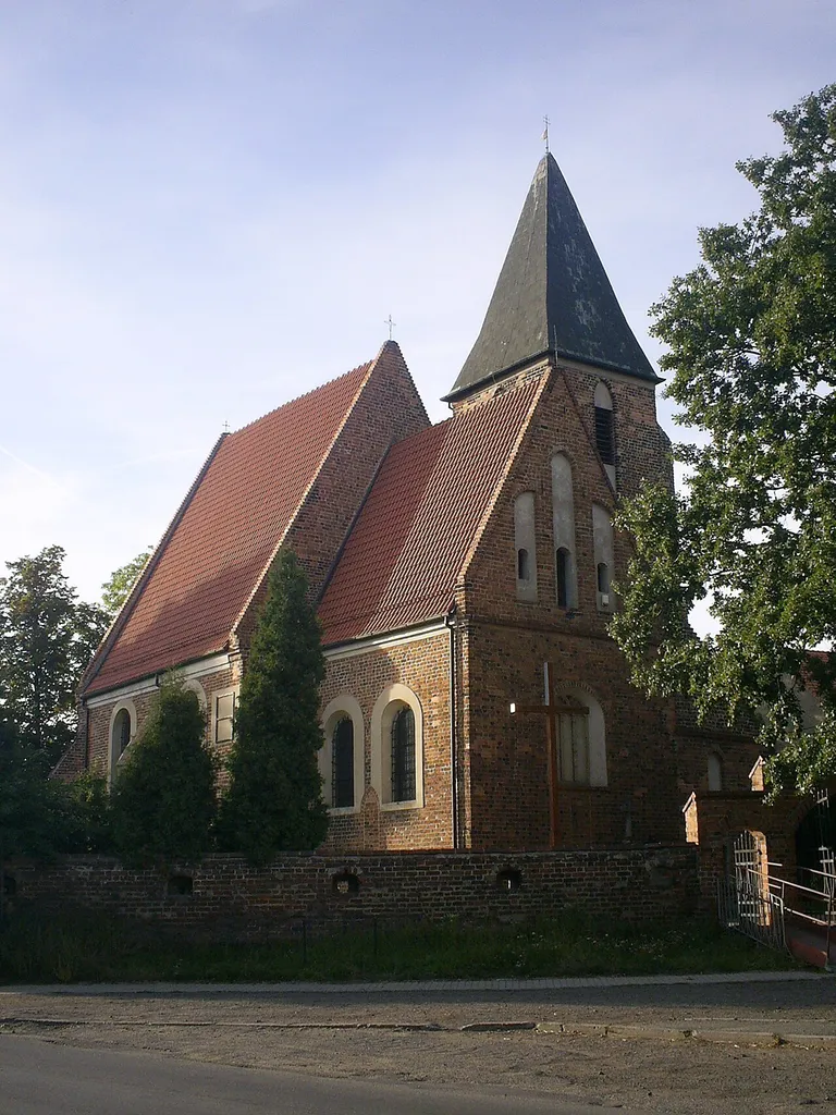 Jaszkotle - kościół parafialny pw. Wniebowstąpienia Pana Jezusa, widok od frontu (zabytek nr A/1198/1250 z dn. 1965-03-05)