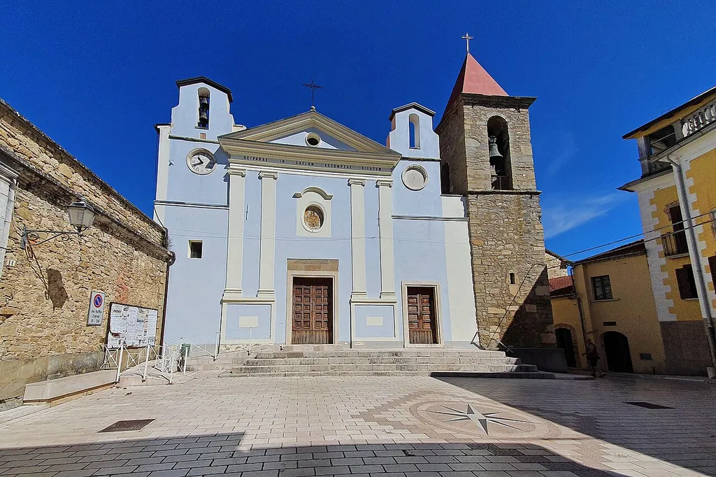 Facciata della chiesa Santa Maria Assunta a Spinete