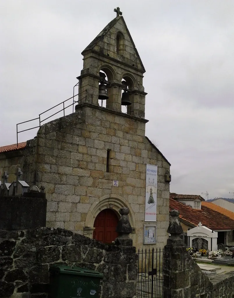 Igrexa de San Bernabeu da Valenzá (Barbadás)