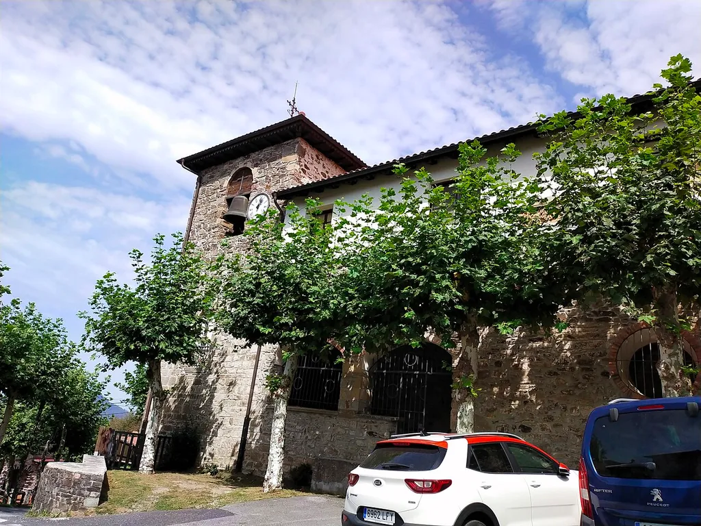 Arano Goiko Herri auzo eta herrigune nagusia, Eliza