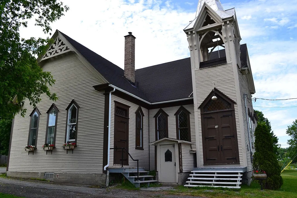 Vue de la face avant de l'église Emmanuel United Church à East Angus au Québec