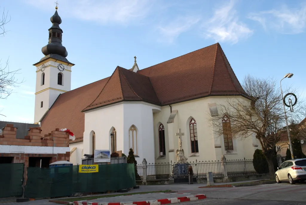This media shows the protected monument with the number 107-523/0 CHMSK/107-523/0,CHMSK/107-523(other) in the Slovak Republic.