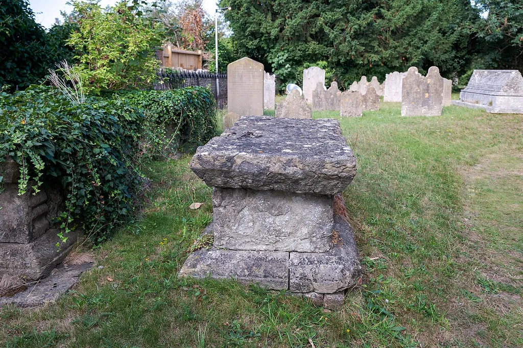 Aylesford: Chest tomb approximately 4 metres south of west tower of Church of St Peter and St Paul , Grade II